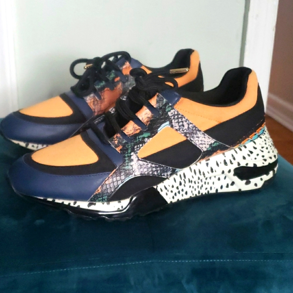 Steve madden stylish shoes/sneakers
